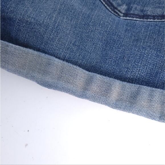 Universal Thread High Rise Midi Blue Jean Shorts Size 0, Denim, Roll Cuff - Picture 4 of 7